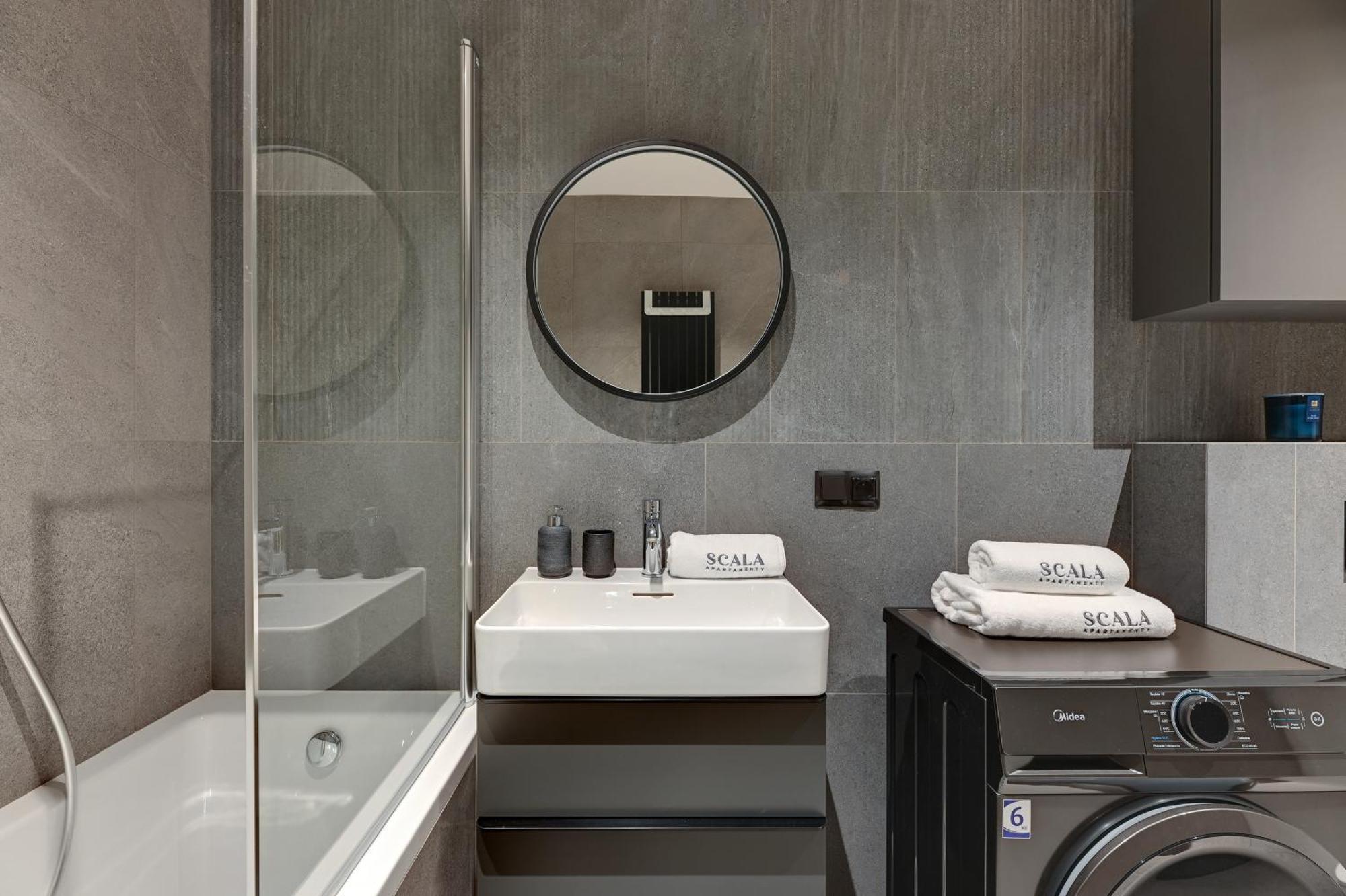 Scala 60C City Center Apartments By Lion Apartments Gdansk Bagian luar foto